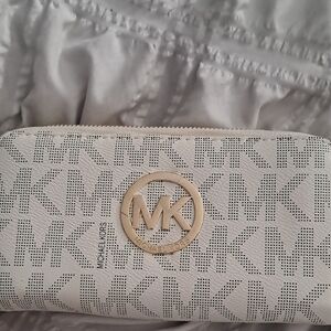 Michael Kors Cream Logo Wallet